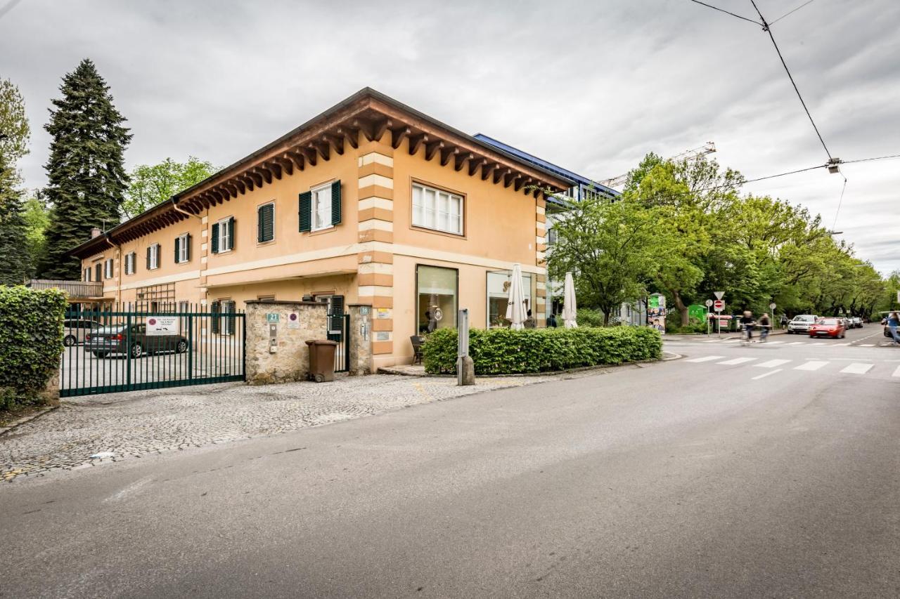 White Flat By Grazrentals With Cool Location & Free Parking Bagian luar foto