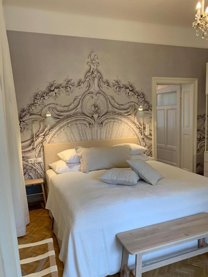 White Flat By Grazrentals With Cool Location & Free Parking Bagian luar foto