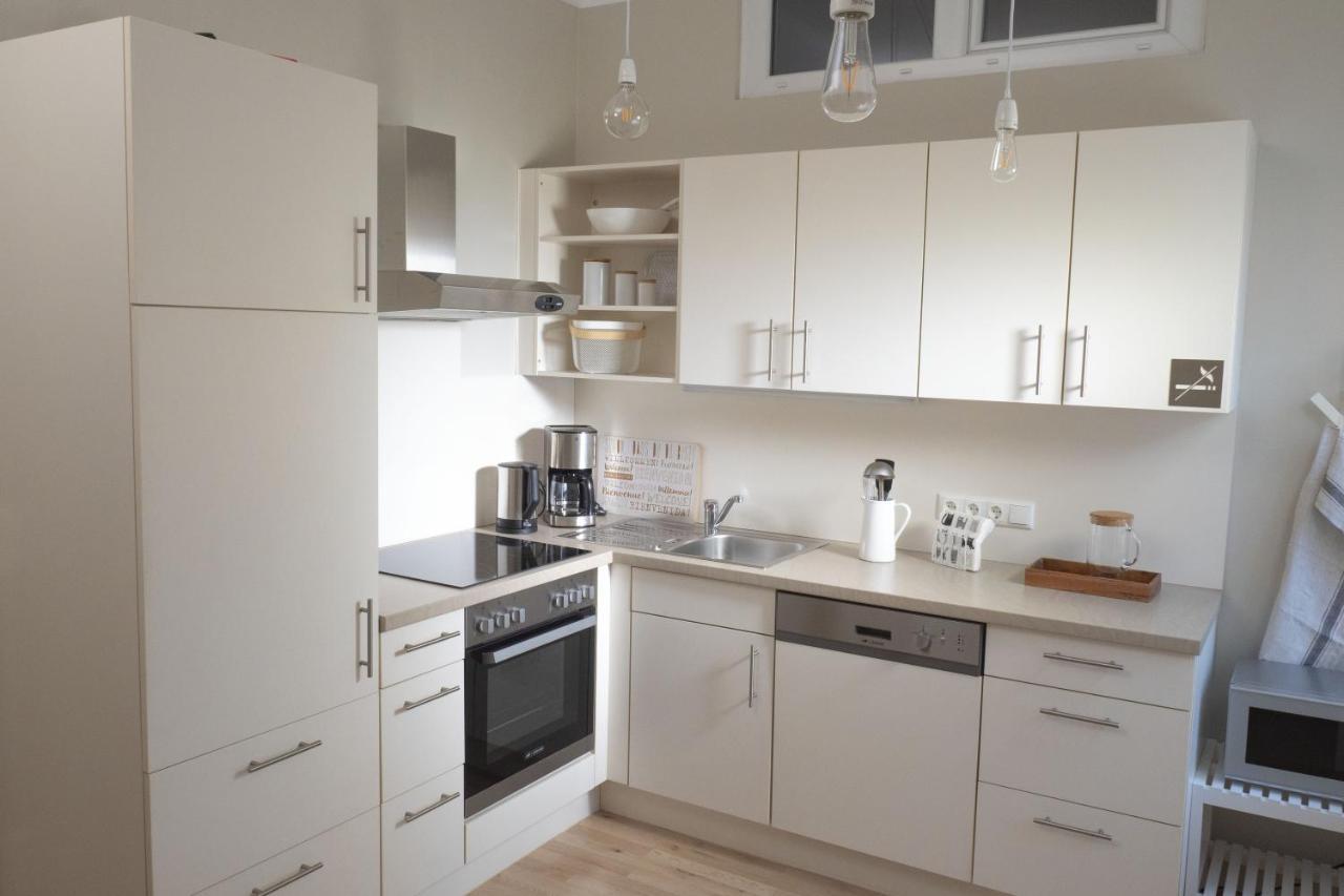 White Flat By Grazrentals With Cool Location & Free Parking Bagian luar foto