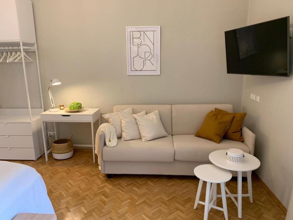 White Flat By Grazrentals With Cool Location & Free Parking Bagian luar foto