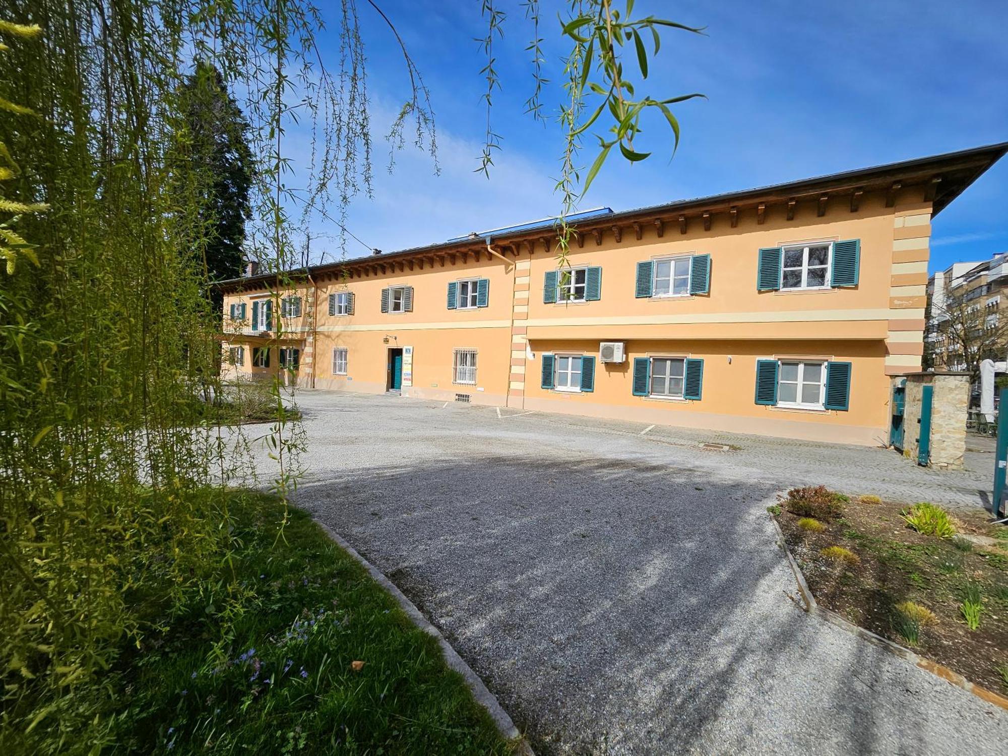 White Flat By Grazrentals With Cool Location & Free Parking Bagian luar foto